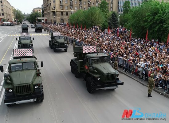 В Волгограде военную технику с парада Победы отправят на хранение